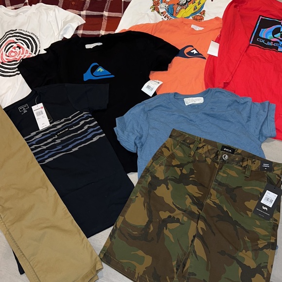 🔥 QUIKSILVER CLOTHING BUNDLE BOX LOT FOR BOYS NEW WITH TAGS! 🔥 - Picture 5 of 6